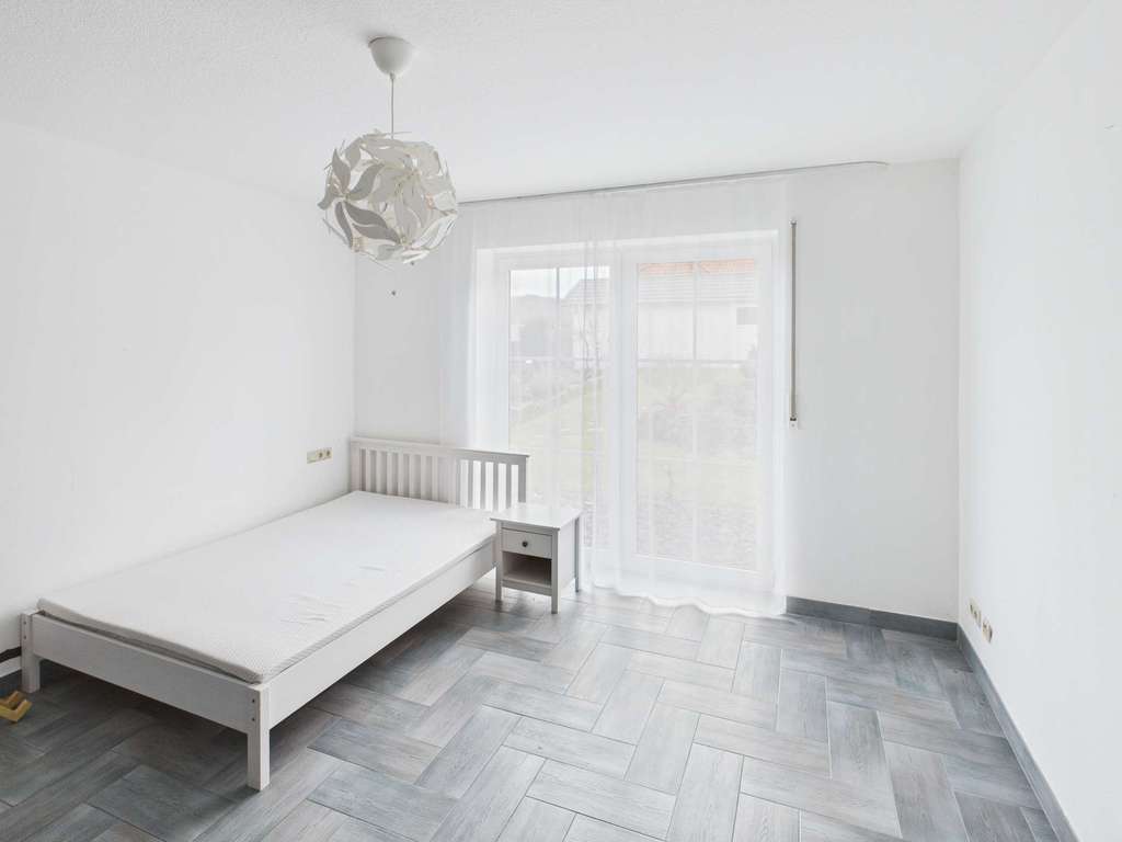 Immobilie in Knüllwald - Traumobjekt: neuwertiges Zweifamilienhaus! - Bild 3