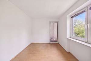 Bezugsfreie 2-Zimmer-Wohnung mit Loggia und Blick ins Grüne – Die vollständige Adresse der Immobilie erhältst du vom Anbieter., 12439 Niederschöneweide, Berlin – Vorschaubild 3