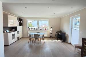 Top Luxus sanierte 5 Zimmer Maisonette-Wohnung mit großem Südbalkon, Garten, Keller und Garage