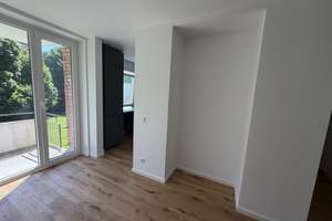 Modernisiert und ruhig gelegen: gut geschnittene Wohnung zum Erstbezug – Die vollständige Adresse der Immobilie erhältst du vom Anbieter., 22529 Lokstedt, Hamburg – Vorschaubild 2