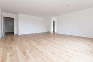 2. Monate KALTMIETFREI !!! Moderne Whg. im DG - große Loggia - Stellplatz u.v.m. – Meinersdorfer Straße 32, 9123 Morgenleite, Chemnitz – Vorschaubild 2
