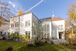 Charakteristisches Architektenhaus mit Galerie & Dachterrasse in Parknähe