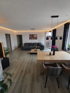 helle moderne 3,5 Zimmer-Wohnung mit Balkon im Herzen von Barth