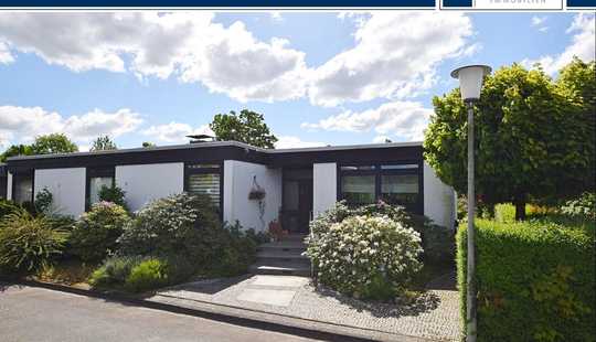 Bild von Top-Lage in Wolfsburg - Exklusiver, modernisierter Bungalow mit Vollkeller und Traumgrundstück