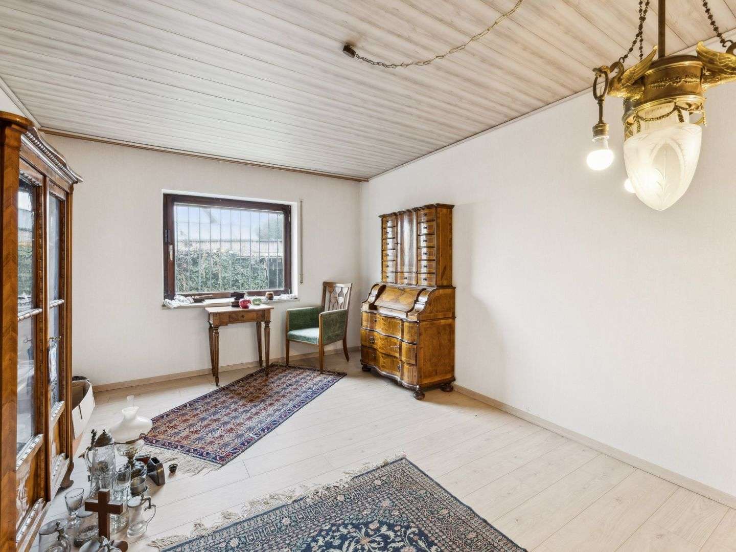 Immobilie in Altdorf bei Nürnberg - Bungalow mit vielen Highlights inkl. Doppelgarage, Pool und großem Garten in Altdorf/Hagenhausen - Bild 1