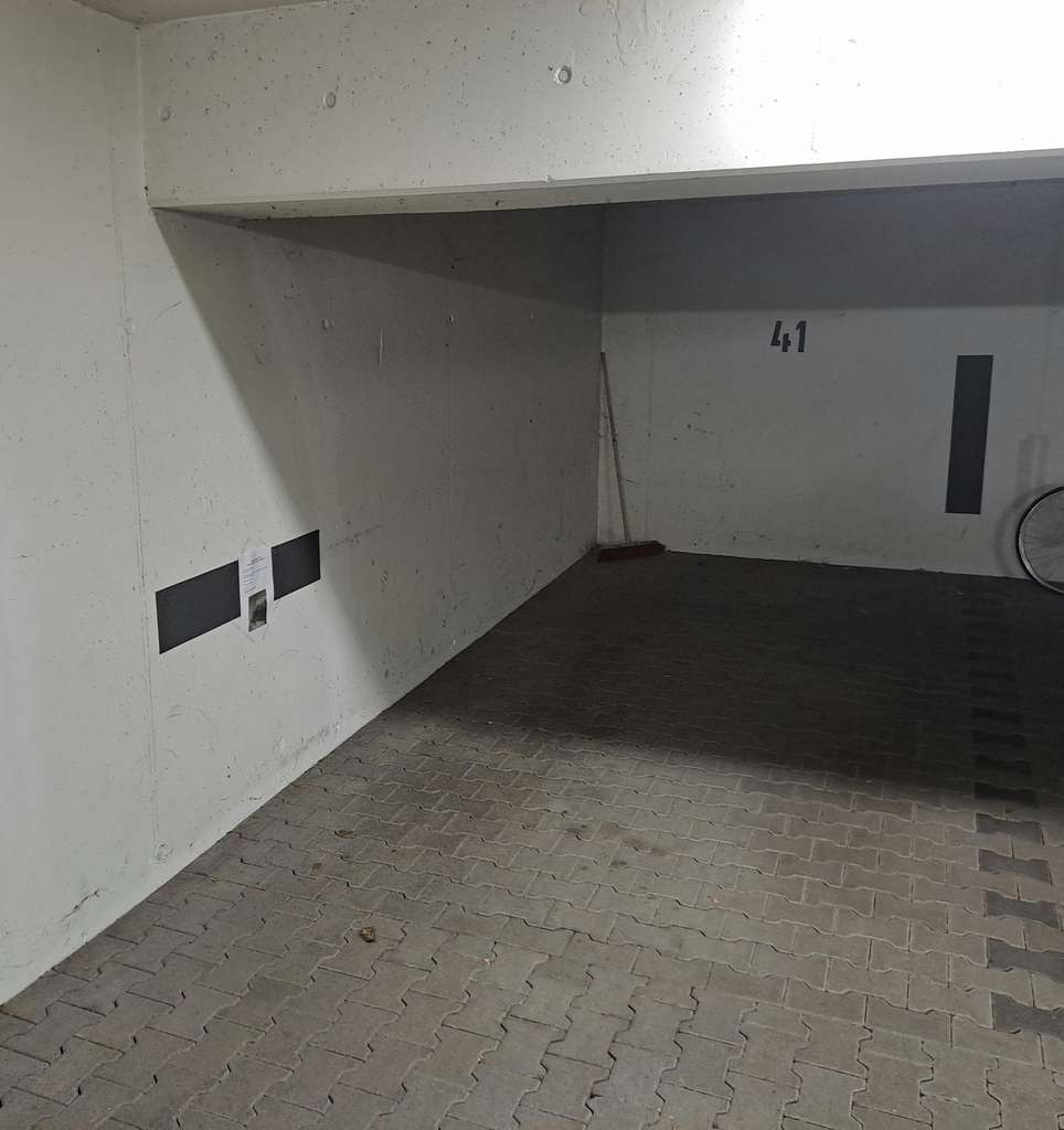 Tiefgaragenstellplatz