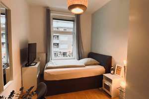 Großzügige 4-Zimmer Maisonette-Wohnung + 35 qm Dachterrasse + hohe Decken // WG möglich – Die vollständige Adresse der Immobilie erhältst du vom Anbieter., 40476 Derendorf, Düsseldorf – Vorschaubild 7