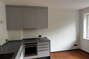 Teilmöbliert: 3-Zi. Wohnung + Balkon in bester Lage von Winterhude mit sehr hochwertiger Ausstattung – Die vollständige Adresse der Immobilie erhältst du vom Anbieter., 22301 Winterhude, Hamburg – Vorschaubild 1