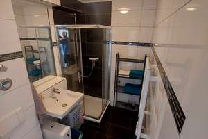 Stilvoll Möblierte: 2-Zimmer-Wohnung in Wiesbaden-Nordenstadt – Eichendorff weg 7, 65205 Nordenstadt, Wiesbaden – Vorschaubild 9