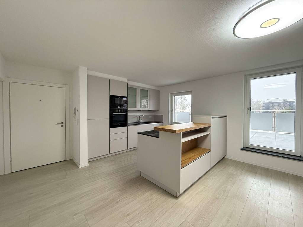 Immobilie in Traunreut - Elegante & moderne 3-Zimmer-Wohnung mit großzügigem Balkon in Traunreut - Bild 1