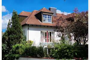 Attraktive Walmdach-Doppelhaushälfte mit geräumiger Einliegerwohnung in Ingolstadt-Südwest


 – Die vollständige Adresse der Immobilie erhältst du vom Anbieter., 85051 Südwest, Ingolstadt – Vorschaubild 1