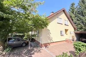 Tolles Einfamilienhaus in ruhiger und doch zentraler Lage mit Einliegerwhg.