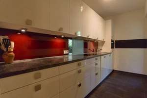 Clarenbach-Gärten: 3 Zimmer (107 m²) am Kanal, Balkon, Aufzug & bis zu 2 TG-Stellplätze – Herbert-Lewin-Straße 1-7, 50931 Lindenthal (Ortsteil), Köln – Vorschaubild 6