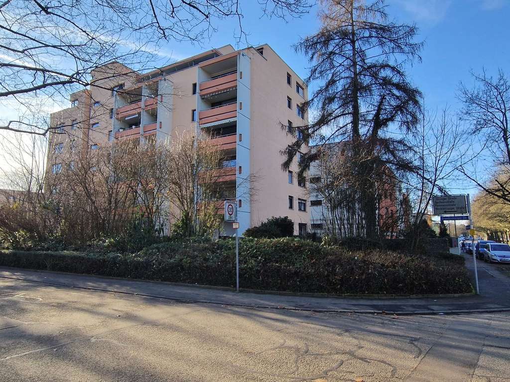 Immobilie in Denzlingen - Gut vermietete Dachgeschosswohnung mit Weitblick - Bild 1