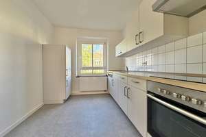 3 Zimmer • zur Miete • mit Balkon • Einbauküche • im Lutherviertel • in Chemnitz • schnell sein! – Die vollständige Adresse der Immobilie erhältst du vom Anbieter., 9126 Lutherviertel, Chemnitz – Vorschaubild 3