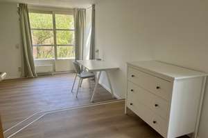 Möblierte Einliegerwohnung in ruhiger Waldrandlage – ideal für Pendler – Die vollständige Adresse der Immobilie erhältst du vom Anbieter., 70195 Botnang-West, Stuttgart – Vorschaubild 3