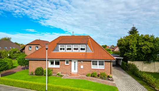 Bild von Moderner Walmdachbungalow in ruhiger Lage von Wittmund mit zusätzlichem Baugrund!