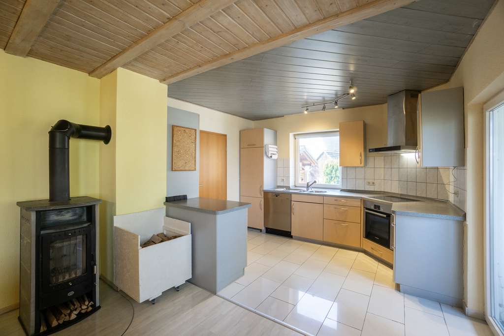 Immobilie in Inzigkofen - Modernisiertes Einfamilienhaus mit Scheune und vielseitigen Nutzungsmöglichkeiten - Bild 4