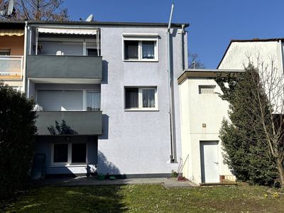 Modernes Zweifamilien-Reihenendhaus mit Garage und 2 Stellplätzen in angenehmer Wohnlage
