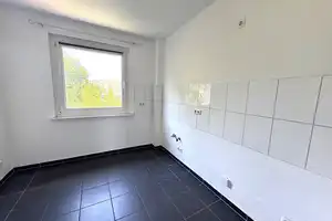 //  3 Zimmer Wohnung mit Balkon // – Richard-Wagner-Straße 1, 47226 Duisburg – Vorschaubild 3