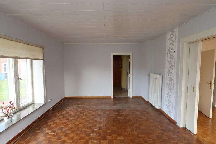 Immobilie in Groven - Gediegenes Einfamilienhaus auf schönem Grundstück mit altem Baumbestand in Lunden, Kreis Dithmarsche - Bild 3