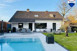 Stilvolles Einfamilienhaus mit beheiztem Pool und großzügigem Garten in Bielefeld – Nähe Flugplatz S – Bielefeld – Vorschaubild 1