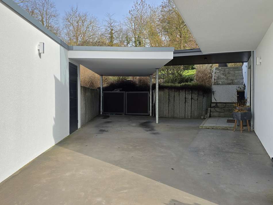 Carport & Hauseingangsbereich
