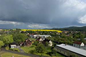 *** Hoch hinaus – Raum, Licht & ein Balkon der sich lohnt! *** – Die vollständige Adresse der Immobilie erhältst du vom Anbieter., 2785 Olbersdorf – Vorschaubild 2