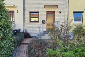 ! Reserviert !  Gepflegtes Reihenmittelhaus in Bremen-Kirchhuchting von privat – Die vollständige Adresse der Immobilie erhältst du vom Anbieter., 28259 Kirchhuchting, Bremen – Vorschaubild 1