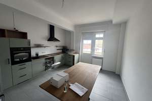 Helle 2-Zimmer-Wohnung mit Balkon – ca. 100 m²