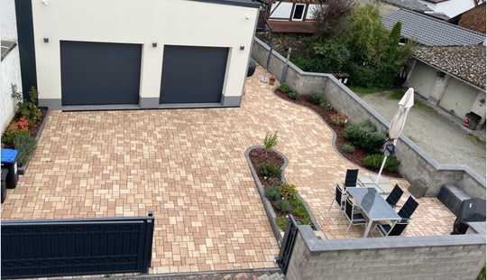 Bild von Top modernisiertes Einfamilienhaus mit großem Freizeitareal und Doppelgarage