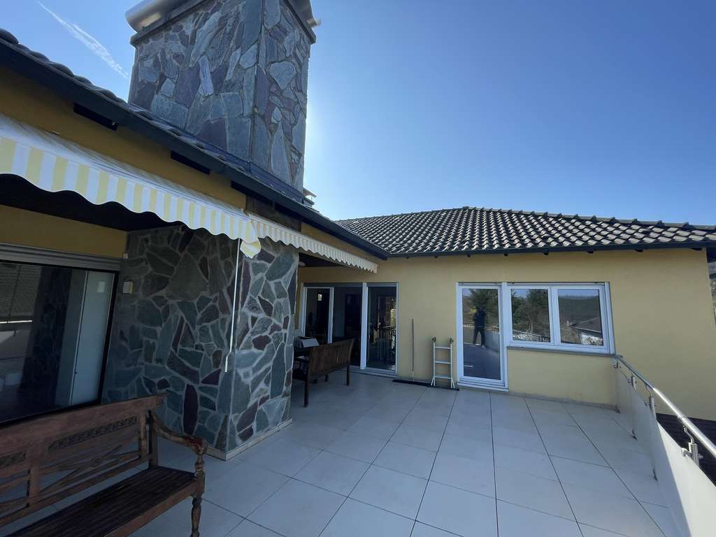 Immobilie in Altleiningen - Stilvoller Bungalow mit großzügigem Garten und Wohnkomfort - Bild 0