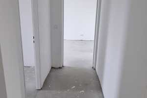 Sanierte 3 Zimmerwohnung mit Balkon und modernem Badezimmer. – Kissinger Str. 40, 40229 Düsseldorf – Vorschaubild 2