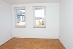 Dachgeschosswohnung über 2 Etagen mit Balkon und Parkett – 2 Bäder – Lohrstraße 26, 9113 Schloßchemnitz, Chemnitz – Vorschaubild 12
