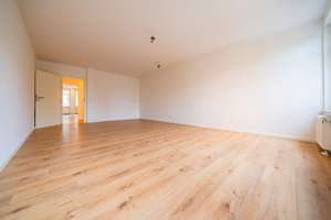 Große 5-RW*WG geeignet* EBK* 2 Bäder mit Dusche und WC* Balkon* Fahrstuhl* zentrale Lage* Top* – Schäferstraße 64, 1067 Friedrichstadt, Dresden – Vorschaubild 16