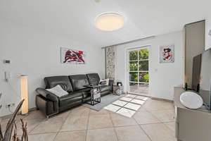 Alpenpanorama in Meersburg! 
Wunderschöne Erdgeschosswohnung mit Terrasse – Die vollständige Adresse der Immobilie erhältst du vom Anbieter., 88709 Meersburg – Vorschaubild 2