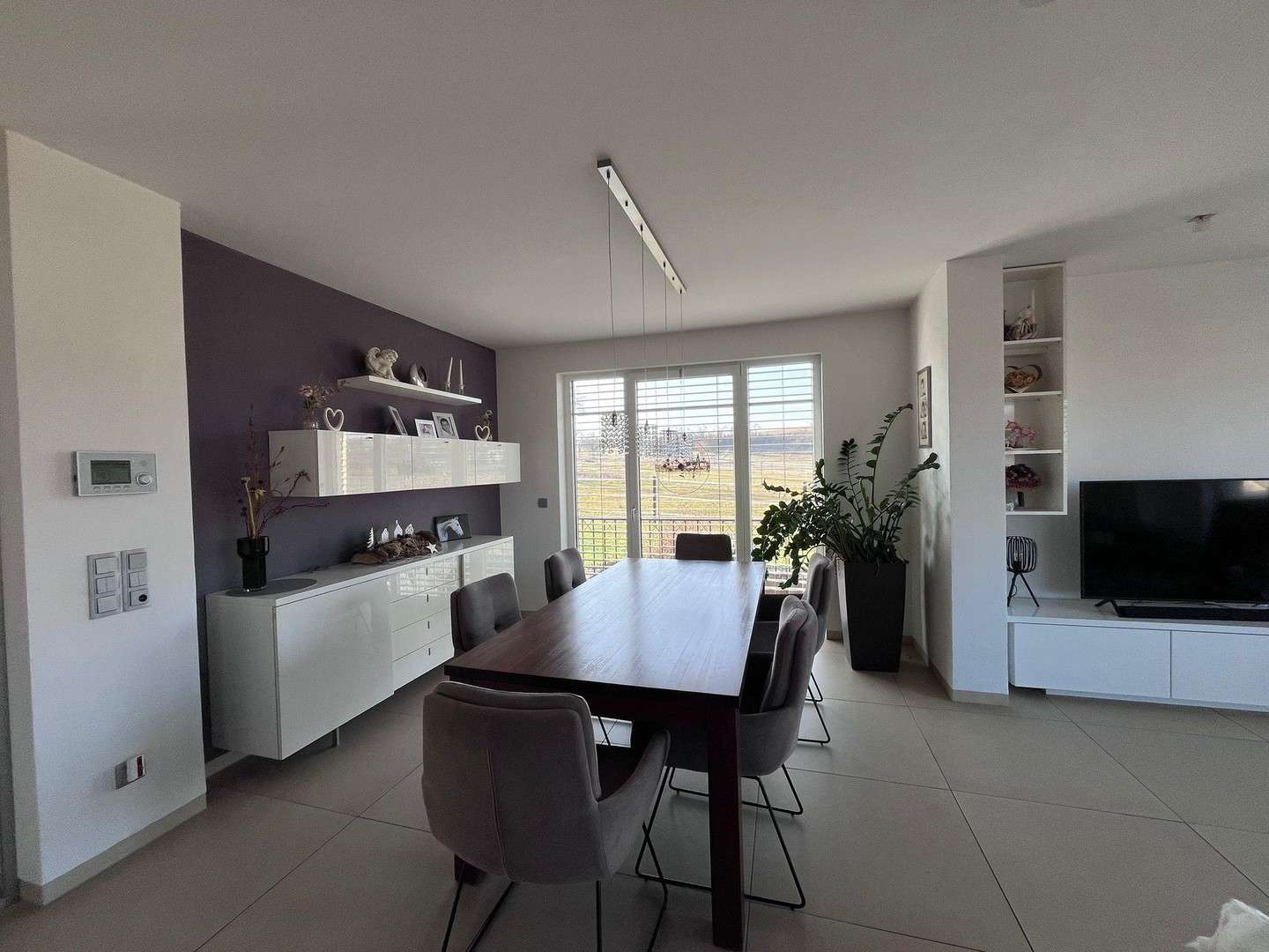 Immobilie in Remlingen - Traumhaus mit unverbaubarem Blick - Bild 0