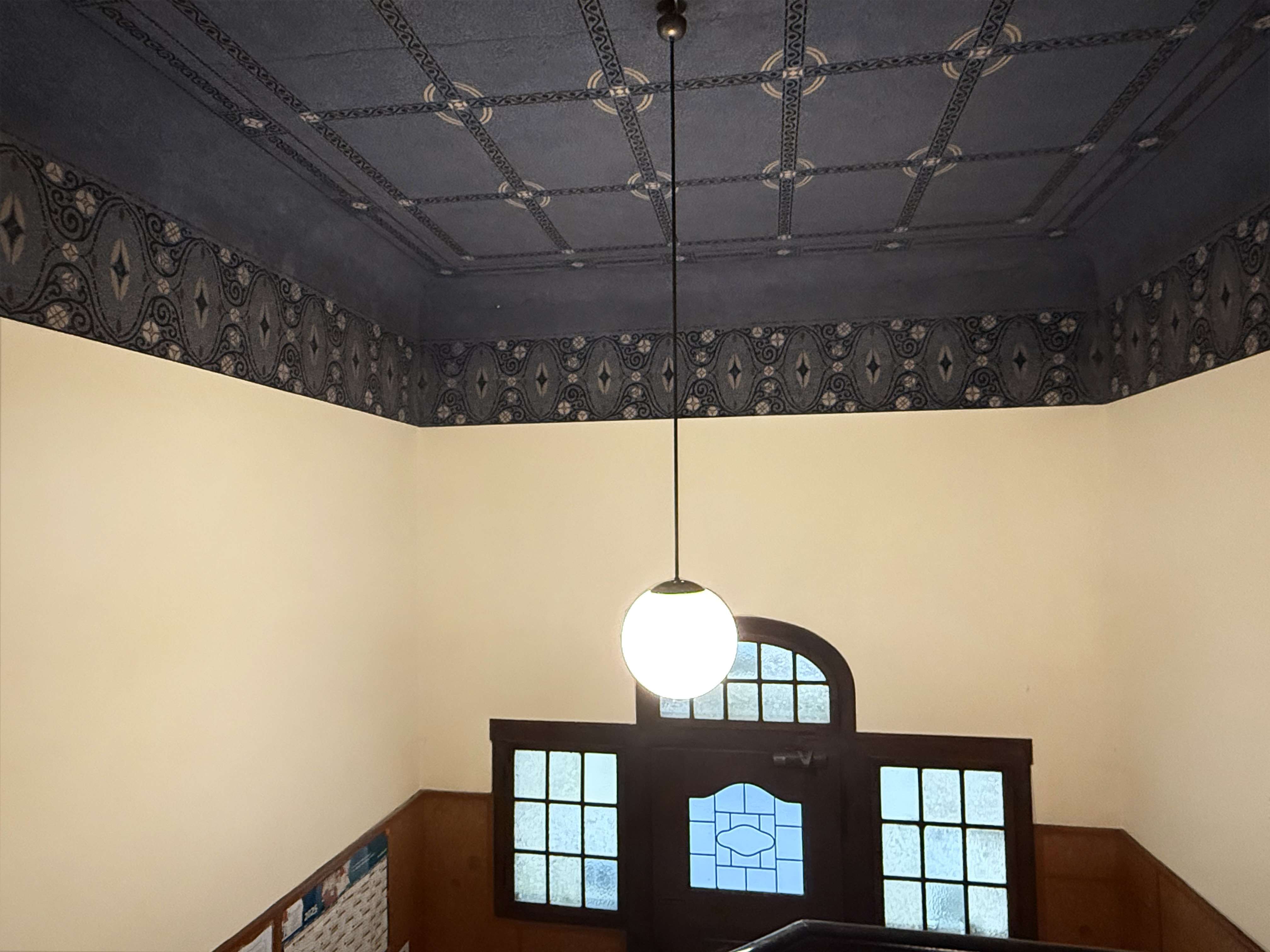 Stuttgart-West: Klassische 3,5-Zimmer-Altbauwohnung mit Potential, Stuttgart – Bild 2