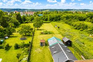GROSSZÜGIGES HAUS AUF 2.956 M² GRUNDSTÜCK + GARTEN, GARAGE & ENTWICKLUNGSPOTENZIAL IN RADEBEUL – Die vollständige Adresse der Immobilie erhältst du vom Anbieter., 1445 Radebeul – Vorschaubild 5
