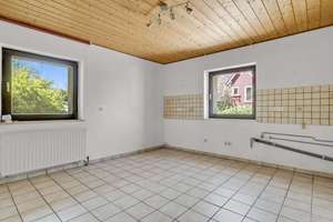 Raumwunder! Großzügiges Zweifamilienhaus mit Garten, Werkstatt und Doppelgarage in ruhiger Lage – Die vollständige Adresse der Immobilie erhältst du vom Anbieter., 95473 Creußen – Vorschaubild 10