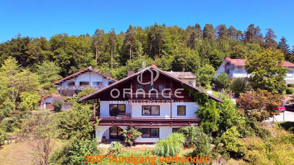 Immobilie in Thurmansbang - ***Charmantes Landhausjuwel mit viel Platz und traumhaftem Fernblick a. d. Sonnenwald!!*** - Bild 0