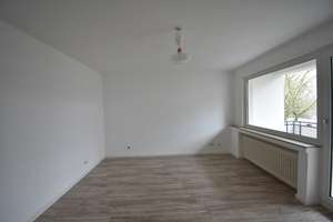 Ruhiges Wohnen! Renovierte 2-Zimmer-Wohnung mit Balkon
