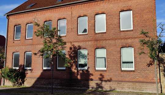 Bild von MEHRFAMILIENHAUS  auf ca. 6.000 m² großem Grundstück (teils Acker) in 39345 Haldensleben OT Satuelle