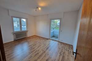 Zentrum nahe Neuwertige (frisch Renovierte) EG-Wohnung mit zwei Zimmer, Bad, Küche (mit EBK), Balkon – Hambergstraße 15, 57074 Siegen, Siegen – Vorschaubild 6