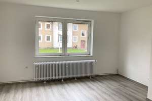 Zentral gelegen: Helle 3-Zimmerwohnung im Erdgeschoss (Musterbilder) – Am Moorgraben 18, 38226 Lebenstedt, Salzgitter – Vorschaubild 1