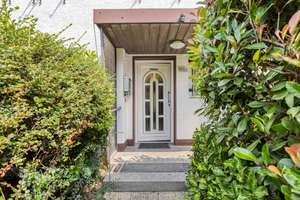 Familienfreundliches Reihenendhaus mit großem Garten in Köln-Zündorf! – Die vollständige Adresse der Immobilie erhältst du vom Anbieter., 51143 Zündorf, Köln – Vorschaubild 2