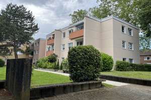 4,5-Zimmerwohnung im Erdgeschoß mit Terrasse und Garten inklusive Tiefgaragenstellplatz