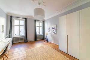 Bezugsfreie 4-Zimmer-Altbauwohnung in Top-Lage: Hohe Decken, Parkett, Stuck Balkon und vieles mehr! – Die vollständige Adresse der Immobilie erhältst du vom Anbieter., 10119 Prenzlauer Berg, Berlin – Vorschaubild 9