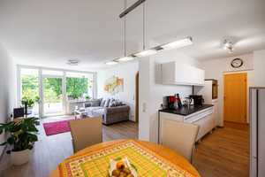 Renoviert und chic!
3-Zi.-Eigentumswhg. mit TG-Stellplatz – Bielefeld – Vorschaubild 1
