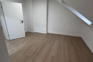 Modernisierte Dachgeschosswohnung mit Charme - 2 Zimmer in Mönchengladbach-Rheydt – Gartenstraße 69, 41236 Rheydt, Mönchengladbach – Vorschaubild 4